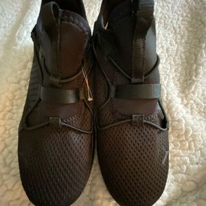 Puma Soft Ride Rift size 2. Brand new.